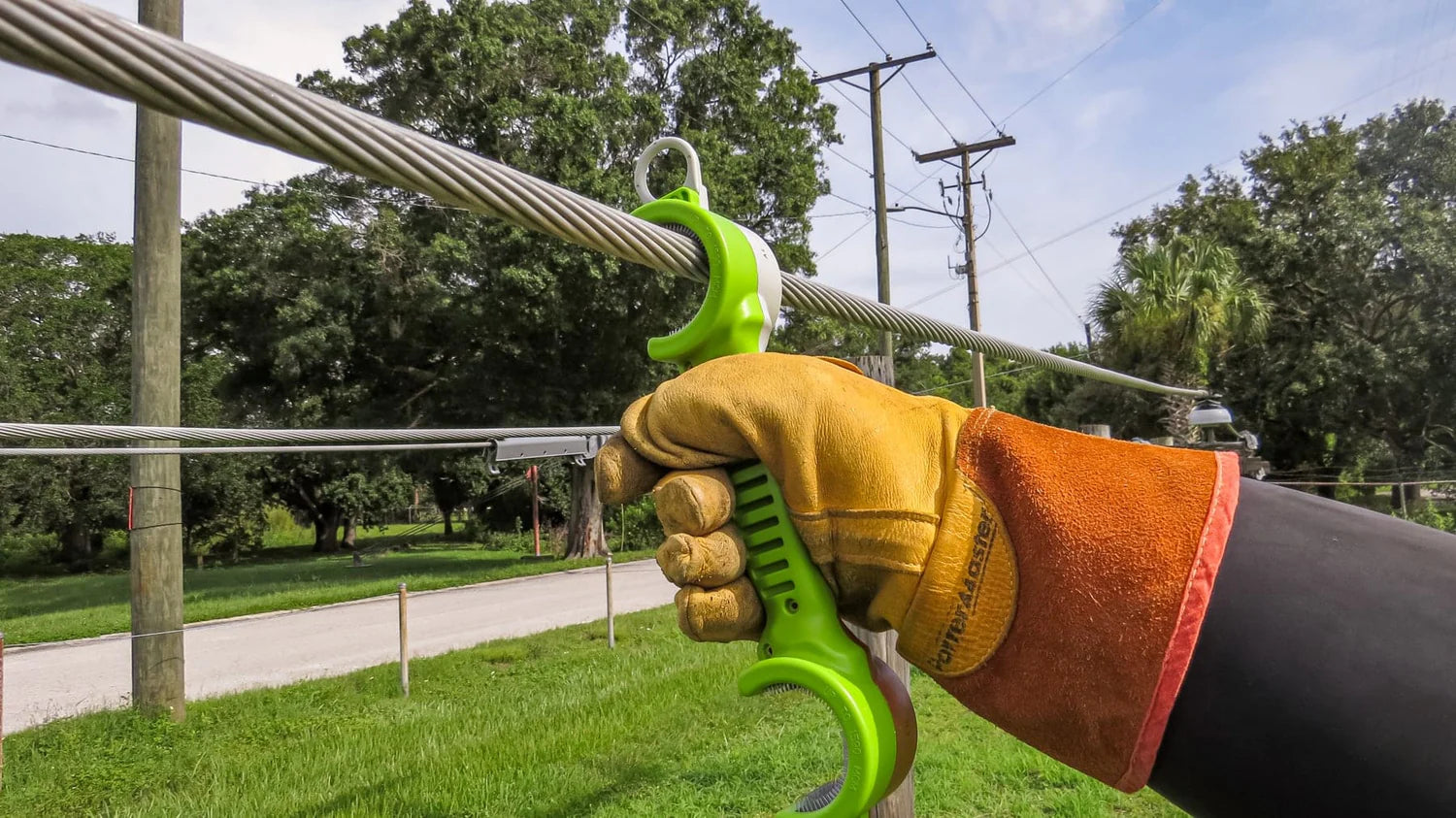 Madi DogBone™ Wire Brush #DBWB-1