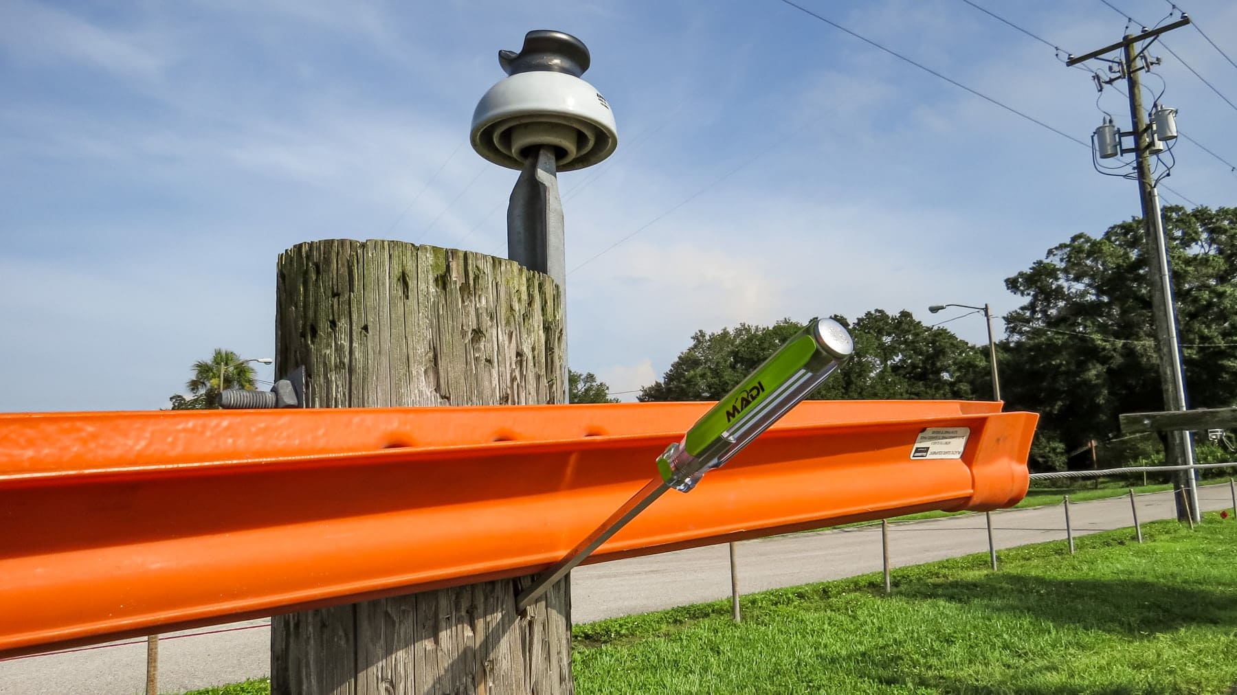 MADI Lineman Staple Remover