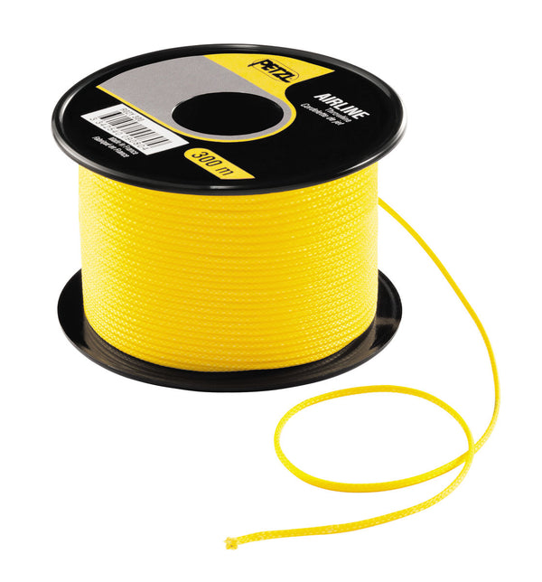 Combines flexibility for a precise throw and stiffness for avoiding knot formation as it comes out of the bag. Excellent sheath-core bond maintains a round cross section, ensuring good rope glide through the tree. The sheath is made of Dyneema® for excellent abrasion resistance. Lightweight, does not require a very heavy throw bag. Yellow for excellent visibility.